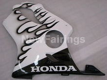 Laden Sie das Bild in den Galerie-Viewer, White and Black Flame - CBR600 F4 99-00 Fairing Kit
