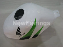 Laden Sie das Bild in den Galerie-Viewer, White and Black Silver HANN Spree - CBR600 F3 95-96 Fairing Kit