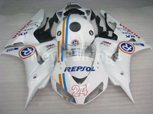 Laden Sie das Bild in den Galerie-Viewer, White and Blue Repsol - CBR1000RR 06-07 Fairing Kit -
