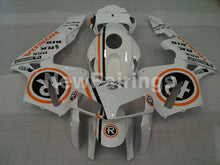 Laden Sie das Bild in den Galerie-Viewer, White and Orange Black Repsol - CBR600RR 05-06 Fairing Kit