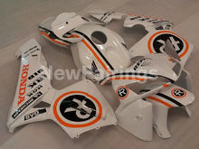 Laden Sie das Bild in den Galerie-Viewer, White and Orange Black Repsol - CBR600RR 05-06 Fairing Kit