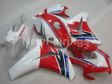 Laden Sie das Bild in den Galerie-Viewer, White Red and Blue Factory Style - CBR1000RR 08-11 Fairing Kit
