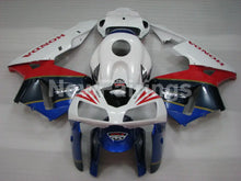 Laden Sie das Bild in den Galerie-Viewer, White Red and Blue Factory Style - CBR600RR 05-06 Fairing Kit