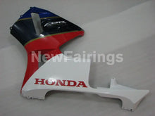 Laden Sie das Bild in den Galerie-Viewer, White Red and Blue Factory Style - CBR600RR 05-06 Fairing Kit
