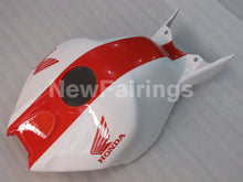 Laden Sie das Bild in den Galerie-Viewer, White and Red PRAMAC - CBR1000RR 06-07 Fairing Kit