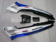 Laden Sie das Bild in den Galerie-Viewer, White and Silver Blue Repsol - CBR600 F2 91-94 Fairing Kit
