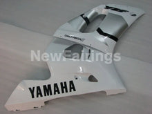 Laden Sie das Bild in den Galerie-Viewer, White and Silver Factory Style - YZF-R6 98-02 Fairing Kit Vehicles &amp; Parts > Vehicle Parts &amp; Accessories > Motor
