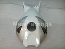 Laden Sie das Bild in den Galerie-Viewer, White and Silver Repsol - CBR1000RR 04-05 Fairing Kit