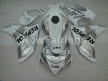 Laden Sie das Bild in den Galerie-Viewer, White and Silver Repsol - CBR1000RR 08-11 Fairing Kit