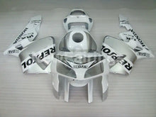 Laden Sie das Bild in den Galerie-Viewer, White and Silver Repsol - CBR600RR 05-06 Fairing Kit -