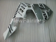 Laden Sie das Bild in den Galerie-Viewer, White and Silver Repsol - CBR600RR 05-06 Fairing Kit -